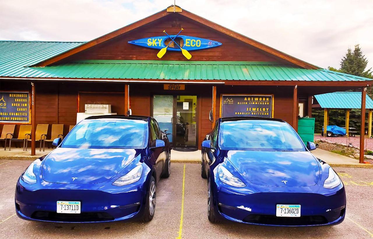 Sky Eco - Glacier General Store And Cabins Coram Exterior foto